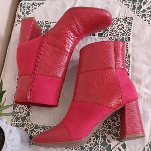 SUGAR W-7.5 Red Heeled Ankle Boots with Textured Patchwork and 3" Block Heel EUC